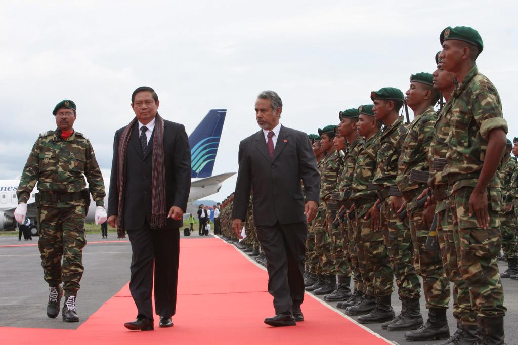 SBYudhoyono's tweet photo. Hr ini 10 th yg lalu (8/4), SBY kunjungan kenegaraan ke Timor Leste utk bahas hubungan bilateral kedua negara #HISTAL http://t.co/2HAIPwUY8U