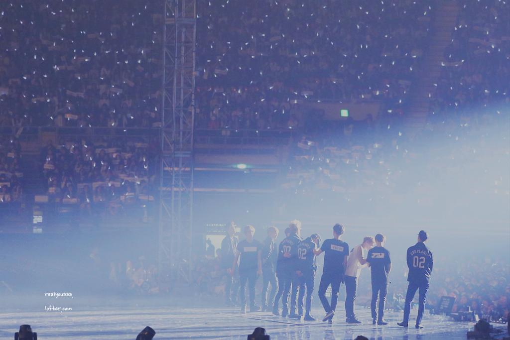 azhramin_'s tweet photo. #3yearsofEXO http://t.co/8VOBUzDZLJ