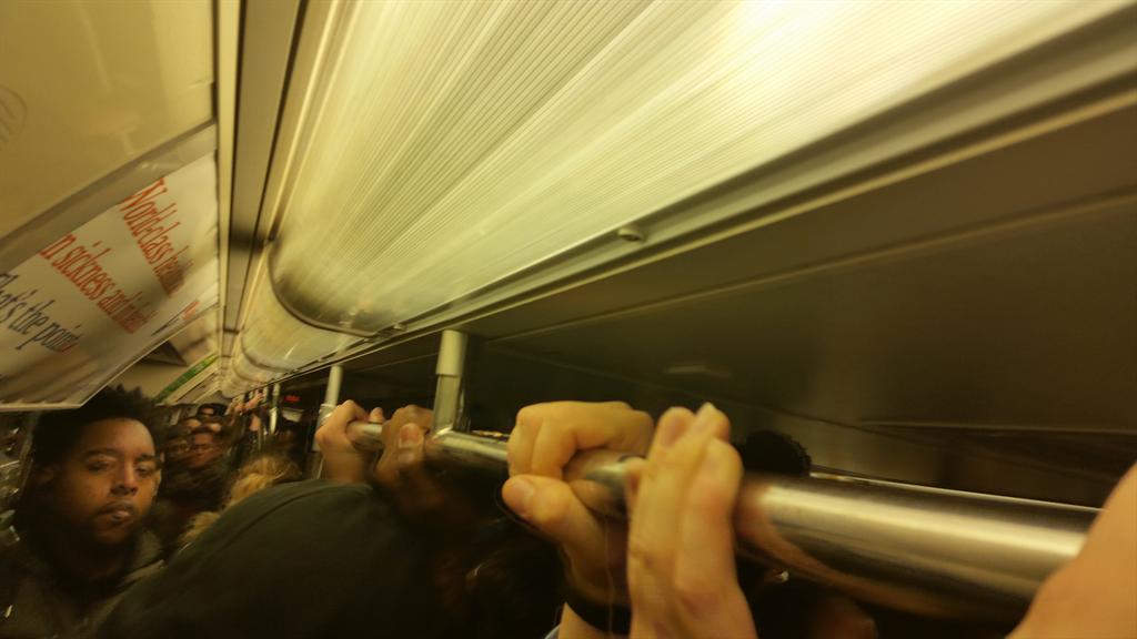 Path_Reports's tweet image. Make new friends on a Tuesday night #PATHFAIL .#shitshow