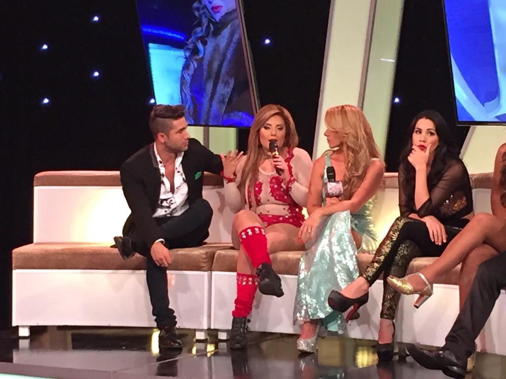tcsoyelmejor's tweet photo. ¿Quién dirá la verdad? ¿Quién tendrá la razón? @MayraC7tc Vs. @SukitaSanchez en esta noche de #YoPrefieroSerVIP. http://t.co/trGitsXdaM