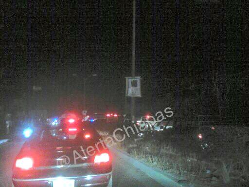 AlertaChiapas's tweet image. Precaución accidente en carretera a Emiliano zapata a altura de protección civil (conejo bus se impacta en poste)