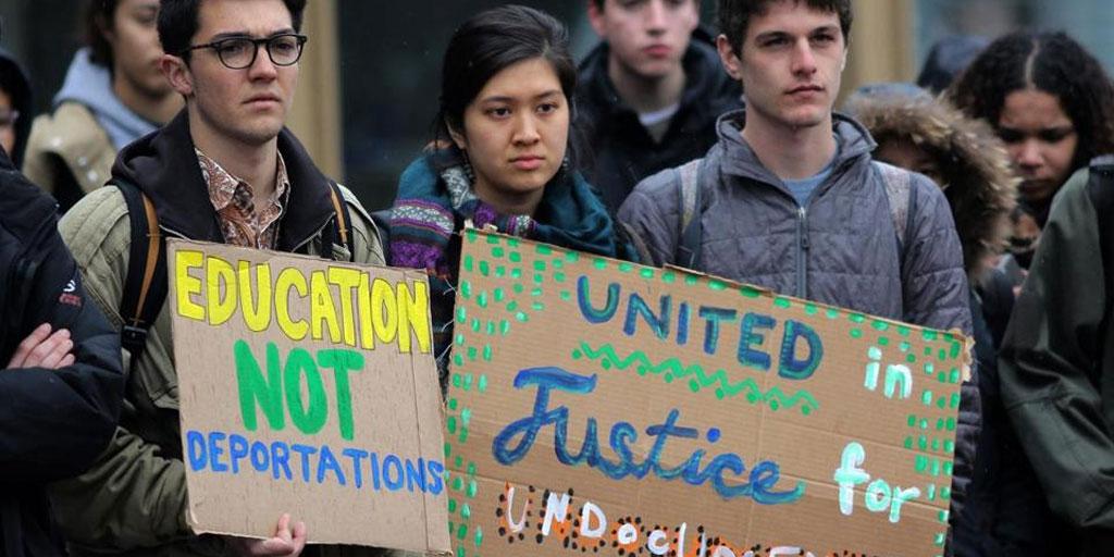 BostonGlobe's tweet photo. Tufts University said it will recruit, provide financial aid to undocumented students: http://t.co/29v1nz3iqL http://t.co/9ICElHPo5R