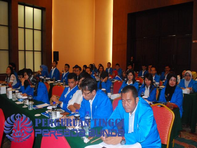 Seminar Manajemen Sumber Daya Manusia STIE Persada Bunda
Topik " Menuju Manusia Berkualitas "