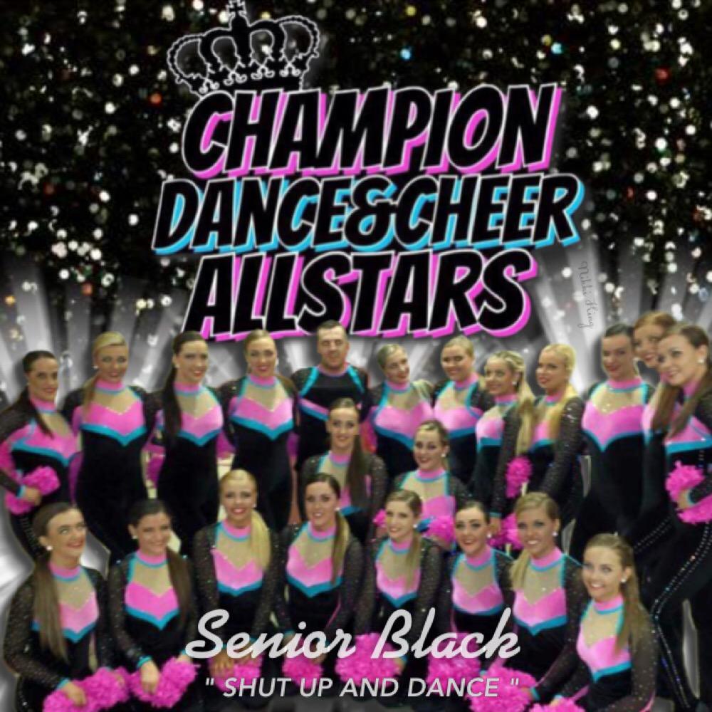 FashionxLover's tweet photo. 💙💗😊 @seniorblack_ #ShutUpAndDance http://t.co/a2mqONMh2M