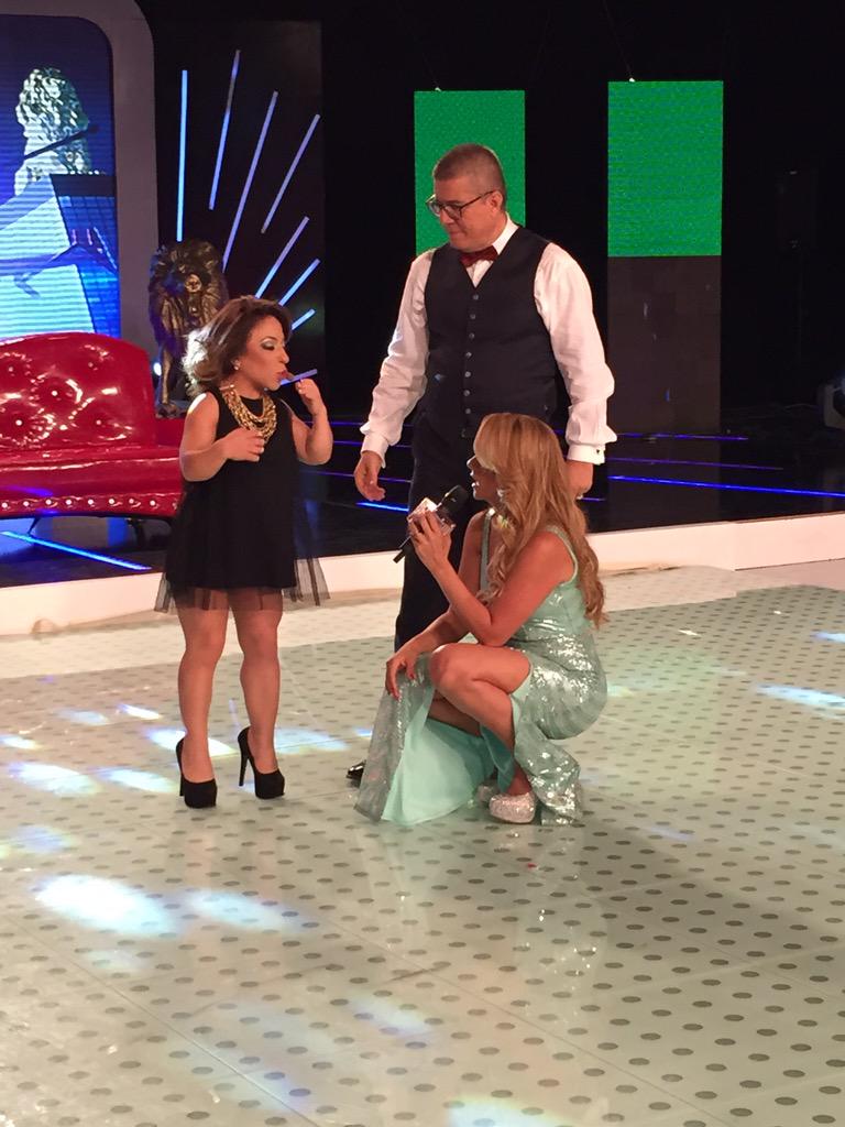 tcsoyelmejor's tweet photo. ¡@noeliapompa es totalmente regia!
Ella deja el puesto del jurado para bailar en #YoPrefieroSerVIP. ¿Bailarán? http://t.co/zI7wWMHk8Y