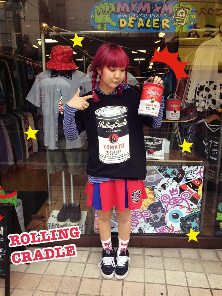 scrape_htwn's tweet photo. ROLLING CRADLE
POP-ART TEE♬
http://t.co/fbyVo3sGS4
かわいい缶型ポーチが付いています!!
大人気のため残り僅かですよぉ~~!!
#ロリクレ
#POPARTTEE http://t.co/wtCYP35aFr