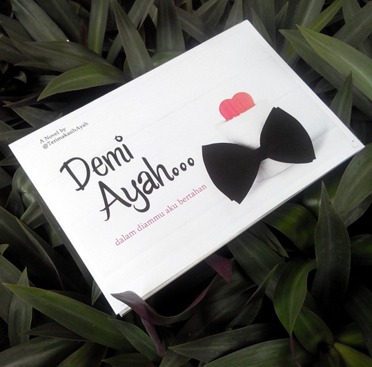 TerimakasihAyah's tweet photo. Meski ada seorang pangeran yg menemani hidupku, tapi dirimu, Ayah, tetap raja yg bertahta di hatiku 

*Novel DemiAyah http://t.co/eIyXeKQ5QP