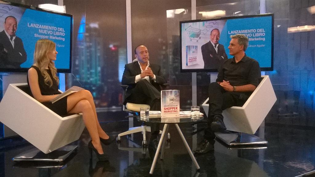 jraul_galindo's tweet photo. #libroshoppermarketing @jraul_galindo #ShopperMkt @anuoraguilar http://t.co/lygZY4TsiN #shoppermarketing @jurgenklaric @veroospinatv