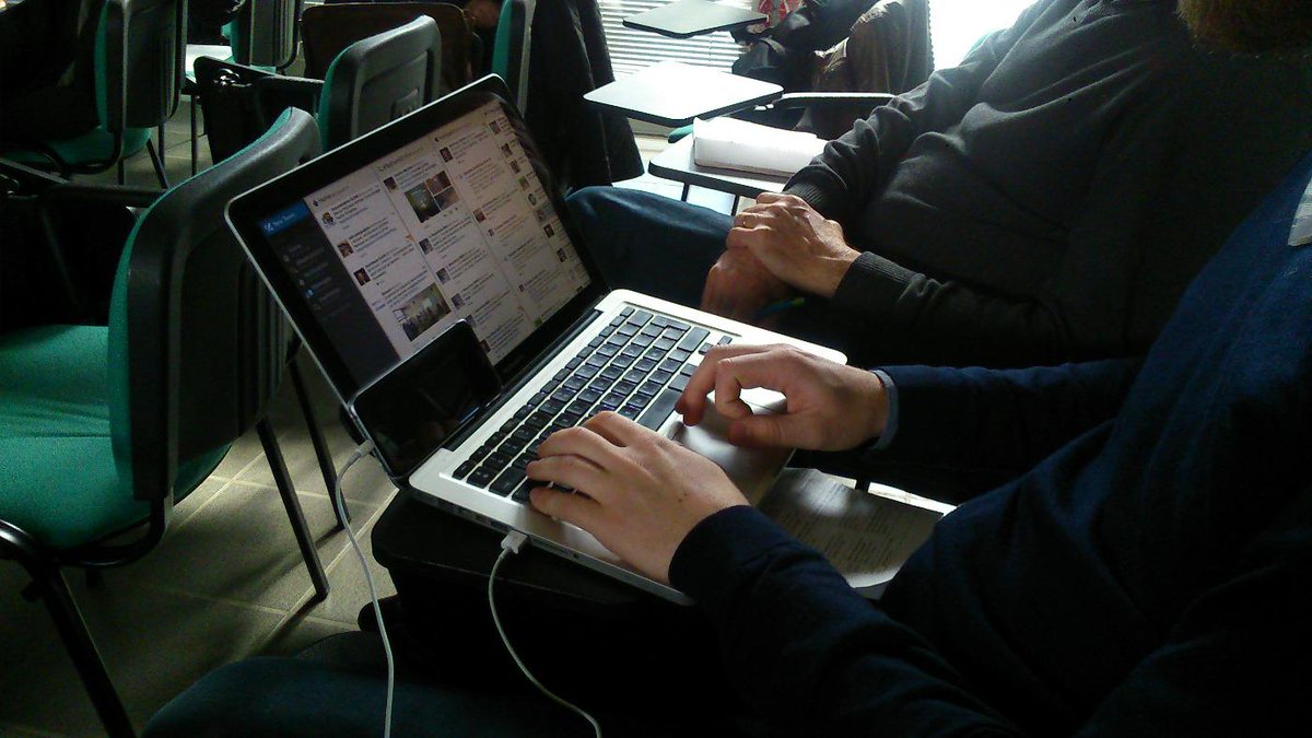 Delphine_E_Roux's tweet photo. #RadNum2015 connexion et LT. Mission accomplie @CharlesR_B @DANPoitiers http://t.co/NDpvp9bL9n