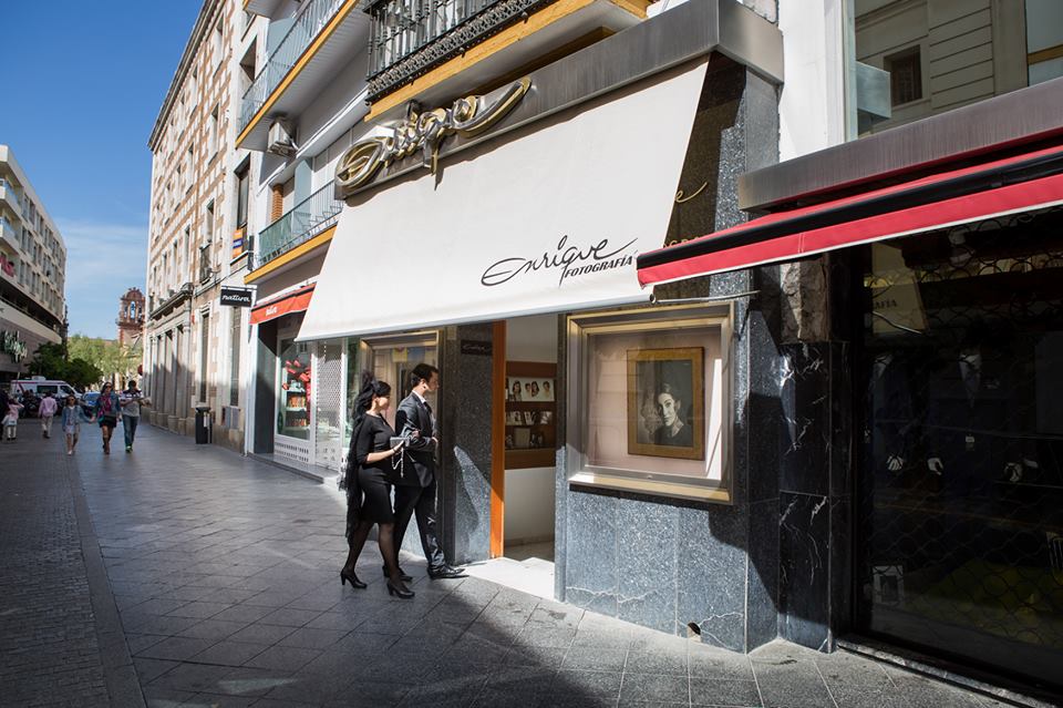 EnriqEstudio's tweet photo. No lo dudes y acércate a Enrique Estudio, donde tus fotografías cobran un sentido especial.  #Sevilla #Fotografía http://t.co/CWV3Uw9Aau