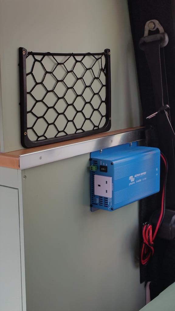 solarguruhuw's tweet image. #victron #vwsyncro power for the van