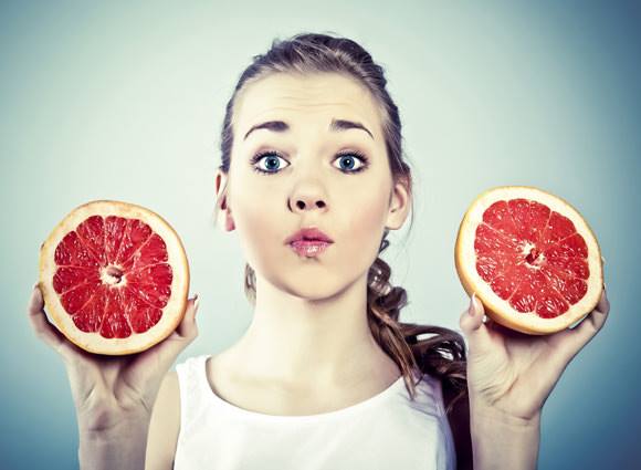 dramrapali's tweet photo. In a study of 91 obese people, eating half a fresh grapefruit before meals caused weight loss of 3.5 pounds (1.6 kg). http://t.co/iHNpxtmkJp