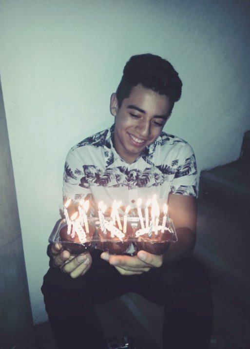 marelygomez's tweet photo. Felices 18 años!! @leonardo_aronn #mastercake http://t.co/nVkUVHMBNJ