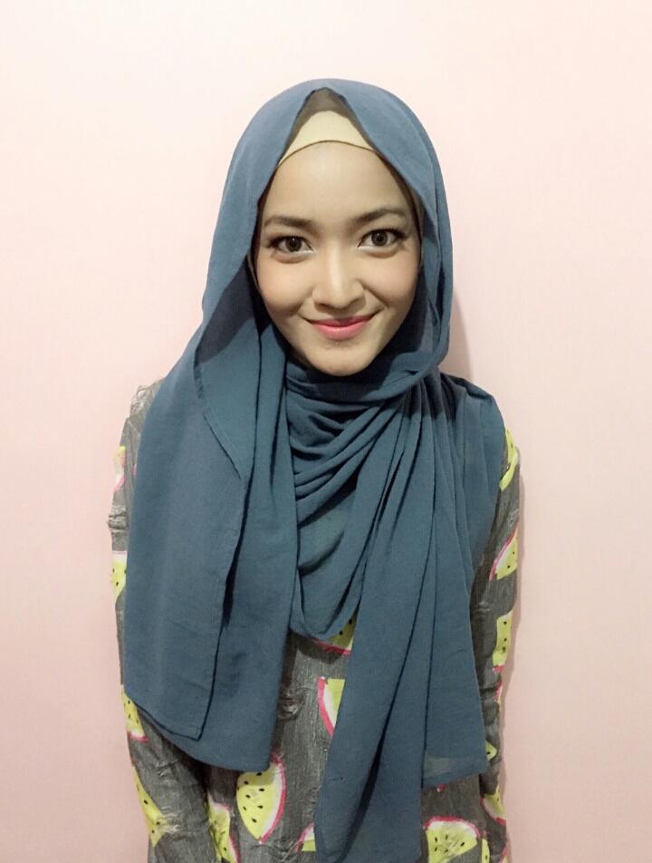 tutorial simple shawl by Zyana Regyna

Download hyjabs apps at Playstore.

#hyjabstutorial #hyjabs