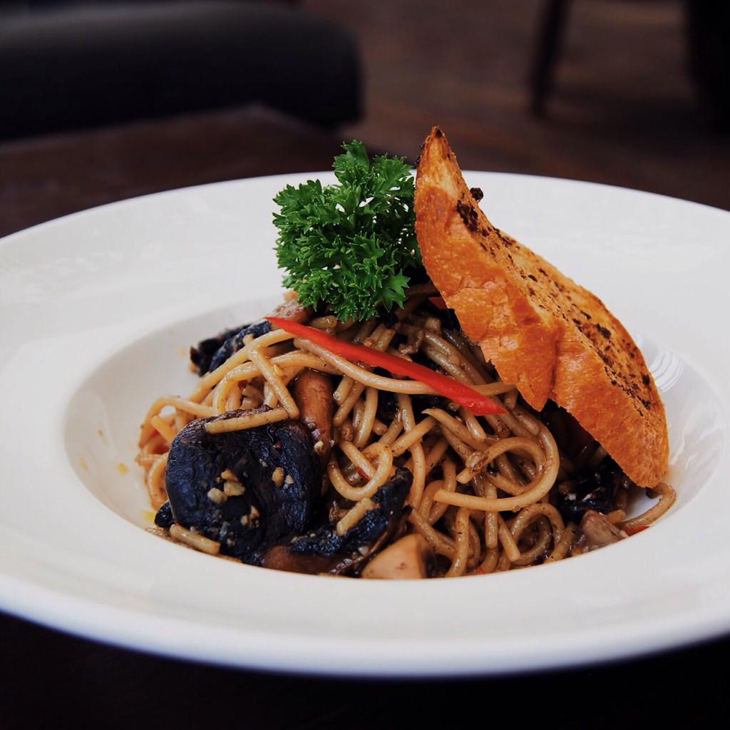 downtownjkt's tweet photo. Take a break with our Funghi Pasta. Keep up the good work people! #lunch #pasta #funghi #downtownjkt #stupagroup http://t.co/qfHW4wyvH4