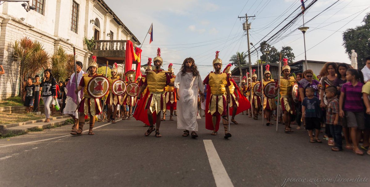 jpenecio's tweet image. in the #philippines we close highways for Jesus hehe...  This was from good friday, The Passion