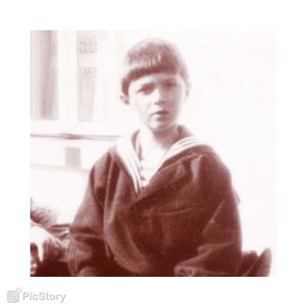 AlexeiNRomanov's tweet photo. #felizmiercoles una foto de cuando era pequeño #Tsarevich #Romanov http://t.co/ypAUHj5tD1