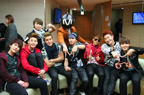 _HenryLauJP's tweet photo. @realhangeng @imSMl @GeamGyu
#์ํผ์ฃผ๋์ด์ 7์ฃผ๋
์ถํํด
#SJM7thAnniversary
#7YearsWithSJM
#7YearsWithSuperJuniorM http://t.co/Q1BwiDa1AE