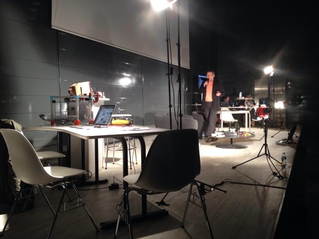 LimouziLab's tweet image. La conf commence #tilios