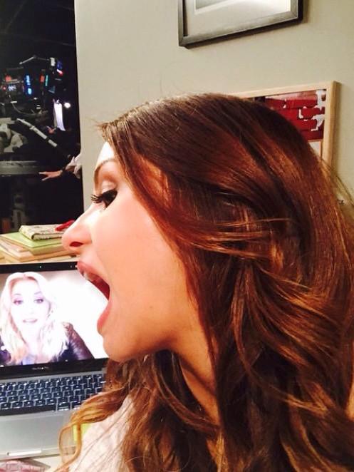 AbcfamilyCrew's tweet image. @YoungandHungry Psst – Aimee! It’s not good to eat your co-star!    via @AimeeCarrero