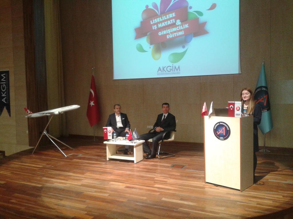 DemirFikrihtc's tweet photo. THY ANTALYA BÖLGE MÜDÜRU SAYIN ÖMER DURNA IS HAYATI GIRISIMCILIK KONUGUMUZ  @omerdurna07 @Kenan_Yuce @BerrinBilgic http://t.co/zodakhTVw1