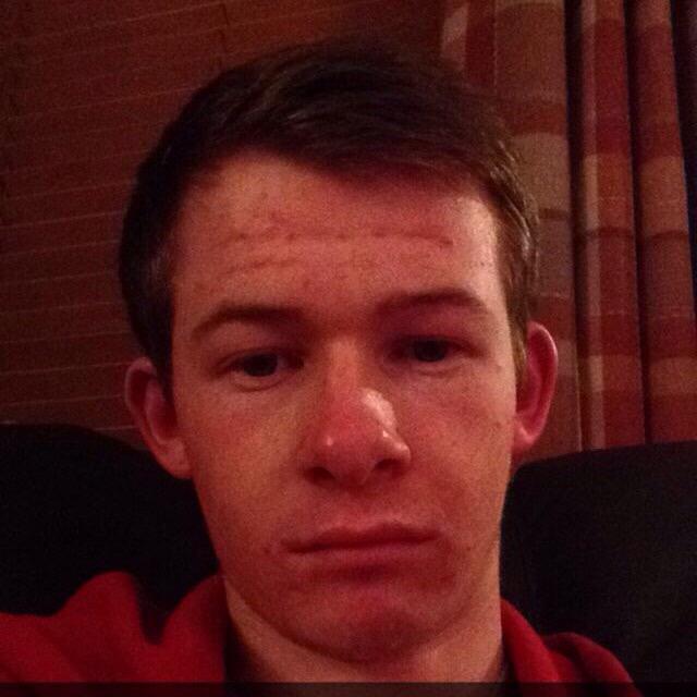 Carlpierre101's tweet image. When you're getting roasted in group chat 😔 @jordanscuk