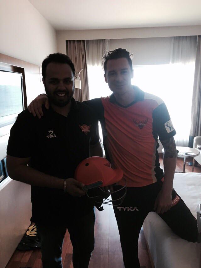 KohliRv's tweet photo. @SunRisers @tykasports photoshoot . Pleasure giving @ShreyHelmets AIR to @DaleSteyn62 #BS13safety http://t.co/jDrapcENWe