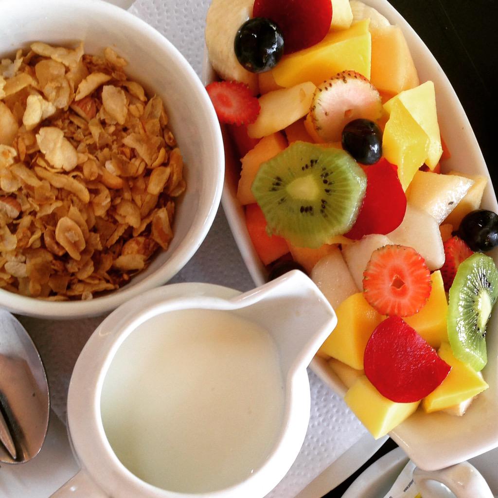 LoveTravelLive's tweet photo. Best start to the day #breakfast #HEALTHY #foodie #healthyeating #GoodMorning #FruitPlease #cereal http://t.co/LEryz5VK2t