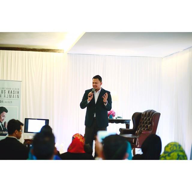 sukasucrekl's tweet photo. Recap #IASKLaunch @ImranAjmain's "Setulus Kasih" Album Launch
PR & Marketing by
Indigita… http://t.co/58wQ7MctSr http://t.co/SRNM5yRYIc