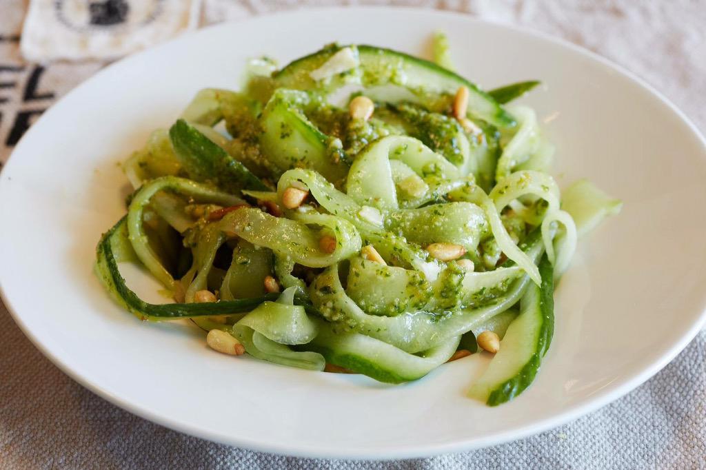 Gjør spagettien til 1 av 5 om dagen ved å lage agurkbånd! 
OPPSKRIFT: bit.ly/agurkbånd #5omdagen