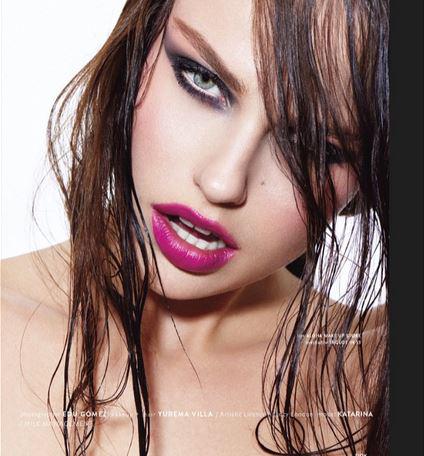 MakeUpStore_es's tweet photo. La súper maquilladora @yuremamakeupartist utilizó el lipstick Aloha para estos labios tan jugosos y alegres. http://t.co/O3Pv1NDQDj