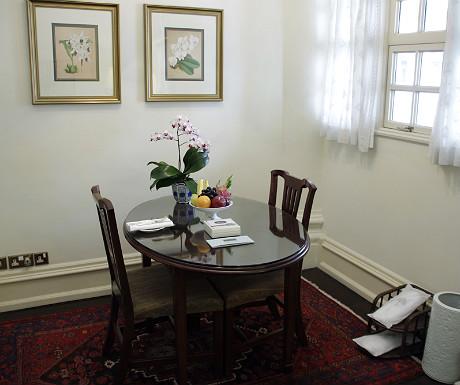 luxurytravel's tweet photo. Short stay: Raffles Singapore, Singapore http://t.co/uMsp6oR9ga #ANAByDesign #ad http://t.co/ozOOOLXrQ7