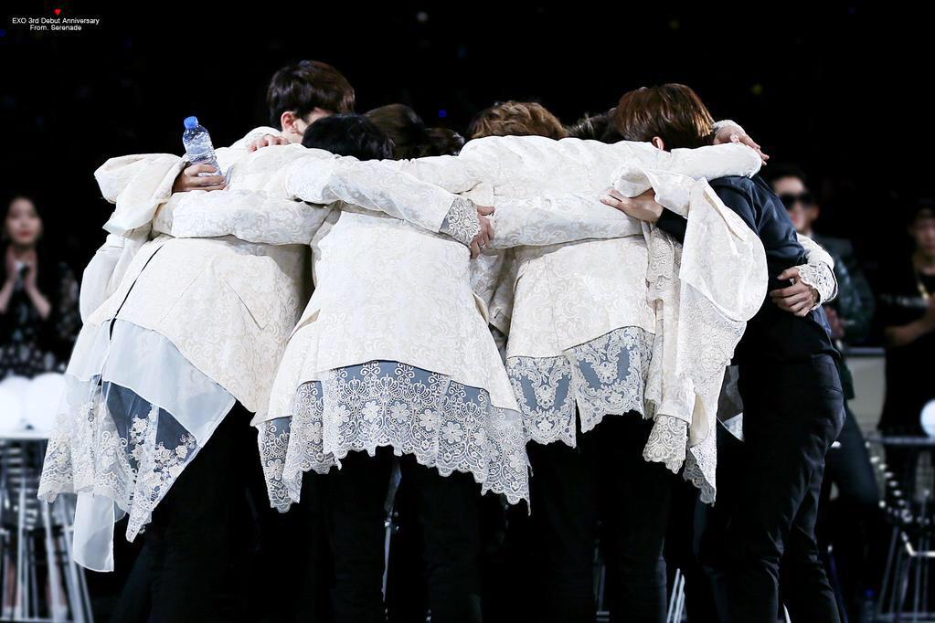dlusio_x's tweet photo. #3yearsofEXO♥︎
Always been this way. http://t.co/7AS2v7Q7uT