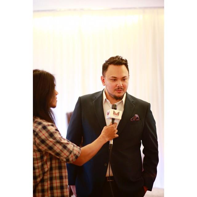 sukasucrekl's tweet photo. Recap #IASKLaunch @ImranAjmain's "Setulus Kasih" Album Launch
PR & Marketing by
Indigita… http://t.co/yHVc3VbpFL http://t.co/EYlSMIGI1t