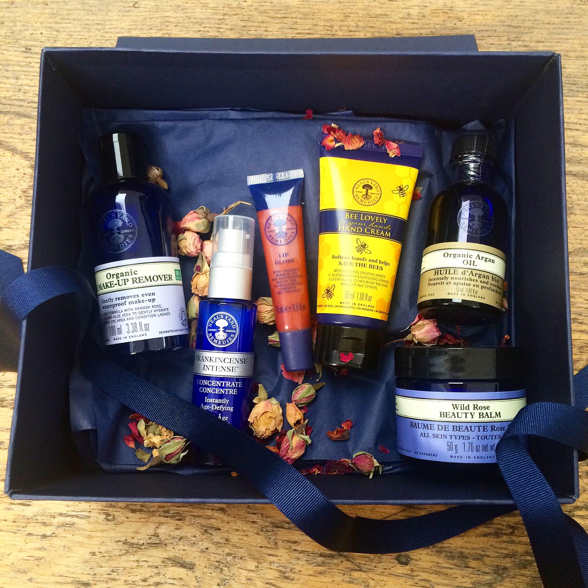 NYR_Official's tweet photo. Don't forget to enter our competition to celebrate #NYROturns6! RT &amp; follow to enter before midnight. http://t.co/cbPqYgPvlk