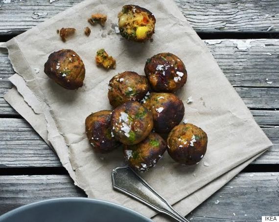 IKEA is officially serving vegan meatballs tomorrow. Mark your calendars. April 9.
huff.to/1GKDS29