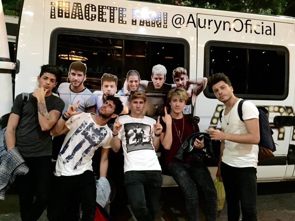 Late931Oficial's tweet photo. HOY!! 14 hs en los estudios de LATE 93.1 Pto Madero BsAs nos visitan @AurynOficial http://t.co/gY3pcjnCMs RT!! http://t.co/fbP5KK61Yi
