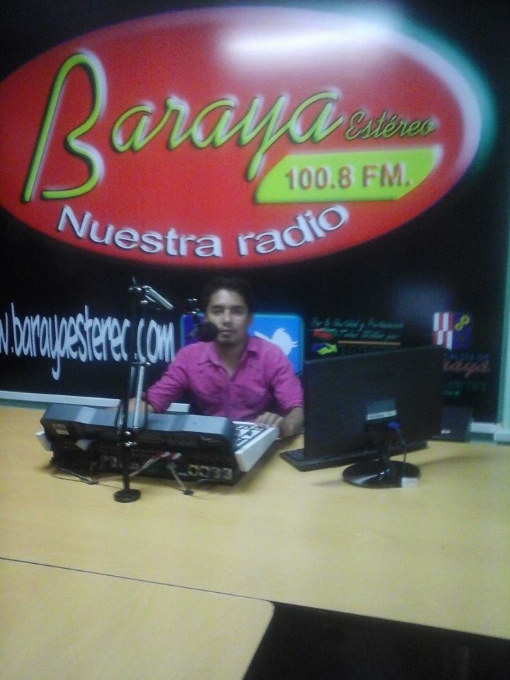 BarayaEstereo's tweet photo. AL AIRE @luisalfredoram7 EN  @BarayaEstereo 100.8 FM.. LO MEJOR DE LA MÚSICA..ESCUCHANOS EN http://t.co/11h0OkTOBQ http://t.co/MN9FSi4gyy