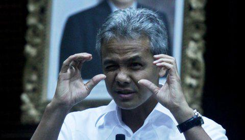 dyulist's tweet photo. walah... @temponewsroom: Gubernur Ganjar Ikut Tagih Janji Kampanye Jokowi http://t.co/IrrJ0ZSwOK http://t.co/UgxJnW9WFP"