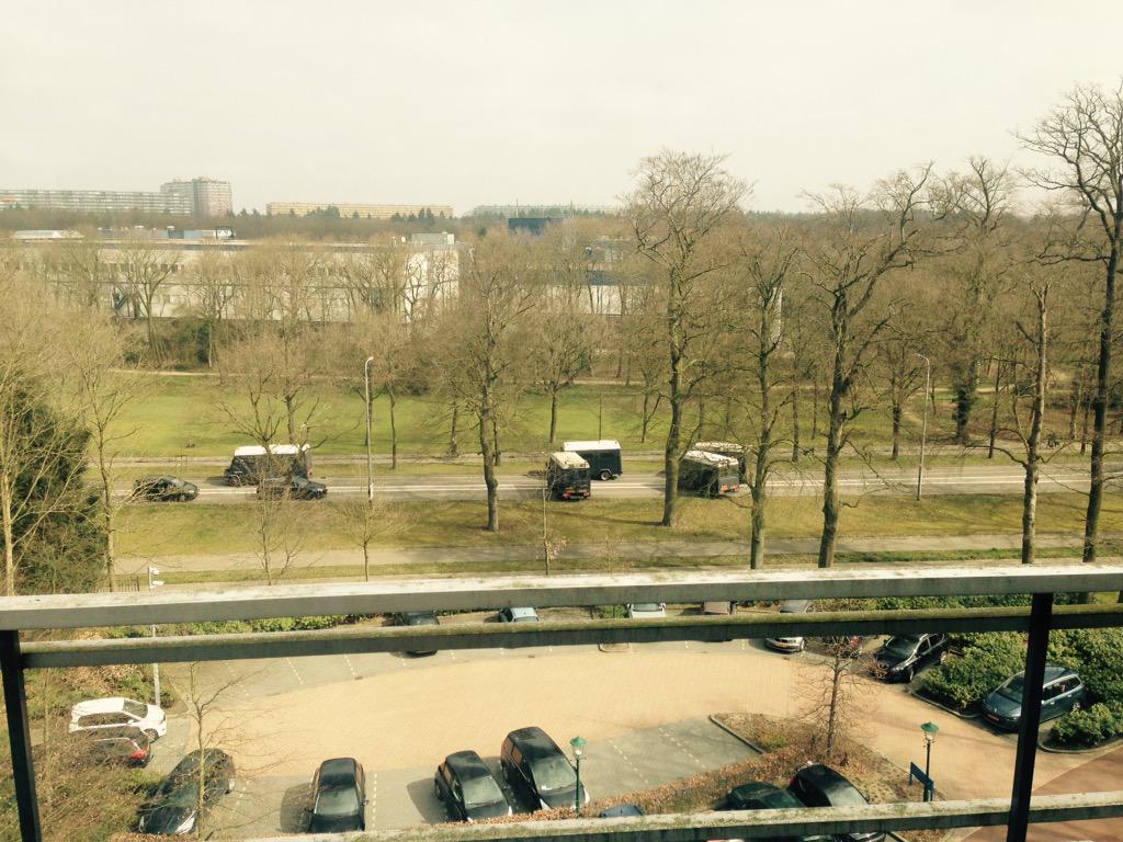 no4rus's tweet photo. Politie actie Zeist http://t.co/zwmivwrf2I