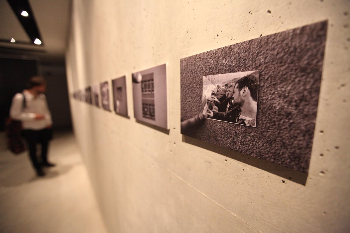 PARALAKS AÇILIŞ ( harika bir açılış oldu !!! )
Gelen herkese çok teşekkür ederiz. <a href="/yaygaraguncel/">Yaygara Güncel Sanat</a> <a href="/arte_sanat/">Arte Sanat</a>