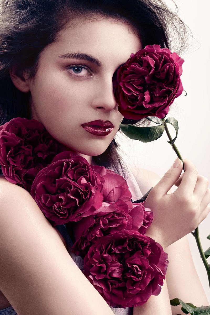 BazaarBeauty's tweet image. Update your scent with @BazaarUK&apos;s pick of the best new fragrances bit.ly/1CnokM7 #SpringUpdate