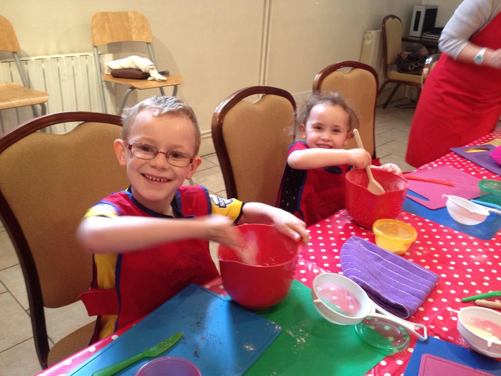 ChloeAnne1996's tweet photo. Brilliant cooking class this morning at @CraftyCookHerts #CherryAndMarmaladeCupcakes http://t.co/qU4oCnY0A0