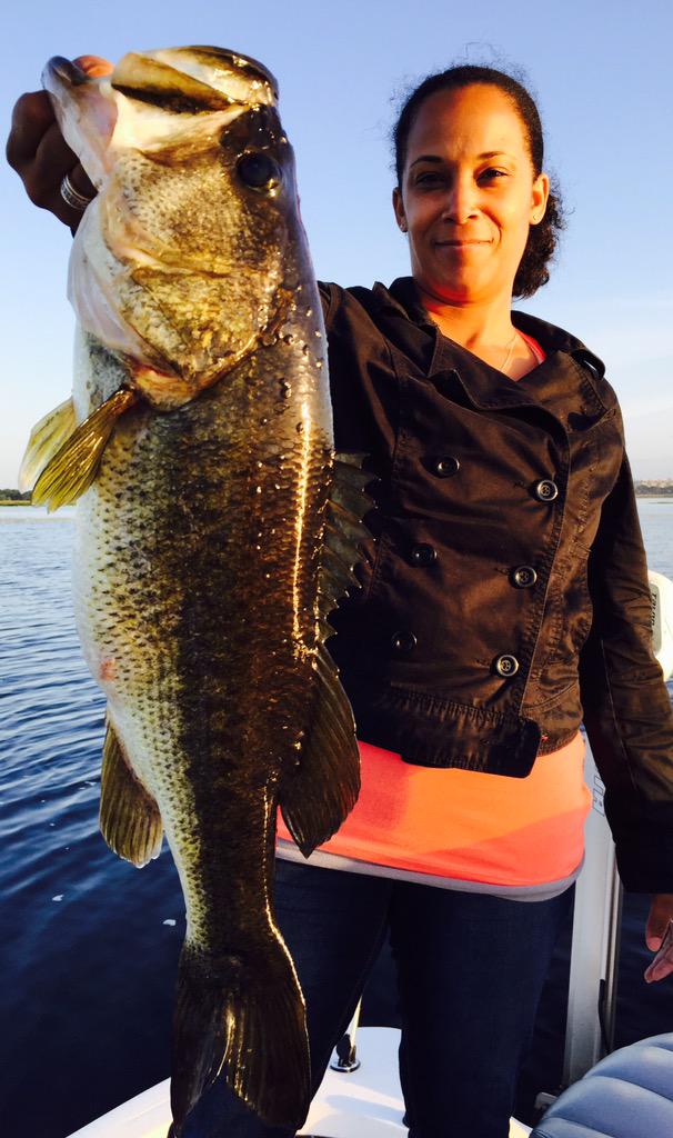 FlBassAdventure's tweet photo. Retired Marine Richard and his wife Elaina whacking some early morning Toho #bigfatfatties! @USMC #oooohrah! http://t.co/DgloDK2Wdi