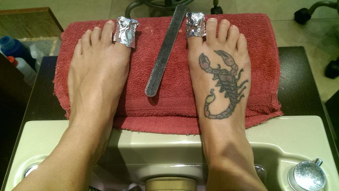 It's mani/pedi day! http://t.co/tz1X8x6RPk