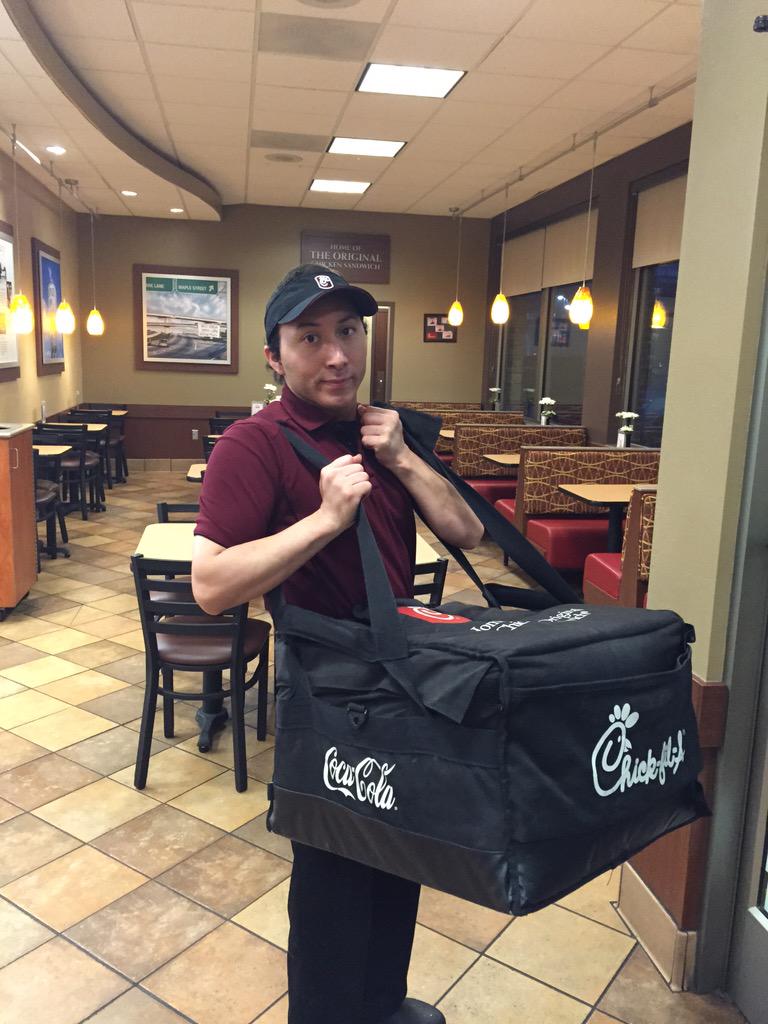 FCAjoco's tweet photo. Chick-fil-A on 135th donates breakfast to Blue Valley FCA groups each month #cfaoverlandpark #FCAjoco #lovechickfilA http://t.co/Vx6Yl0Tm09