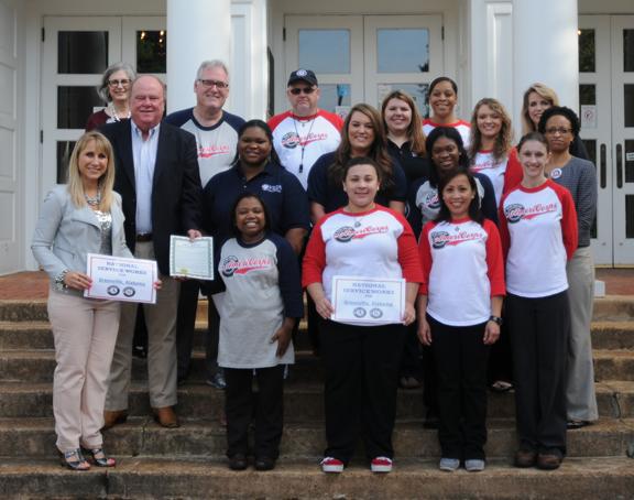 AmeriCorps's tweet photo. RT @aistinbutlerco: @AISTinButlerCo members celebrate 2015 #Mayors4service #Counties4service http://t.co/l8T9yaHCJH