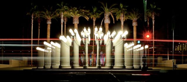 Gizmodo's tweet photo. LA's network of street lights can now be controlled wirelessly from a browser: http://t.co/nOmFOSopmr http://t.co/AMPmzpozTE