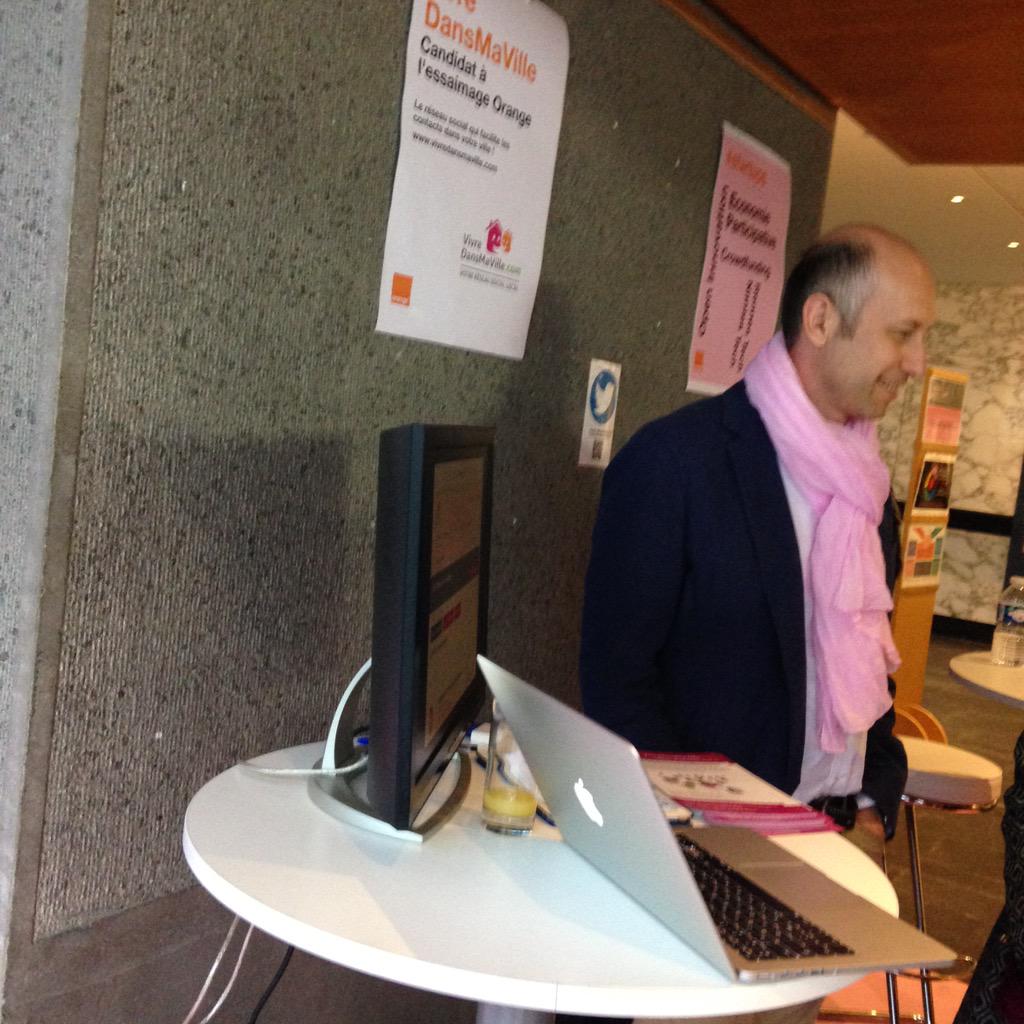 Philippe bouillé présente sa #startup "vivre dans ma ville" au séminaire #orange @RemondPhil #rm2o