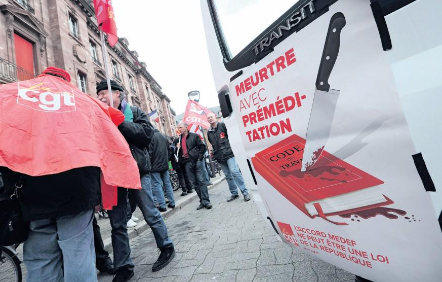 Pour bâillonner les salariés, Rebsamen s'attaque aux droits syndicaux bit.ly/1N8XUJ5 #DialogueSocial #CHSCT